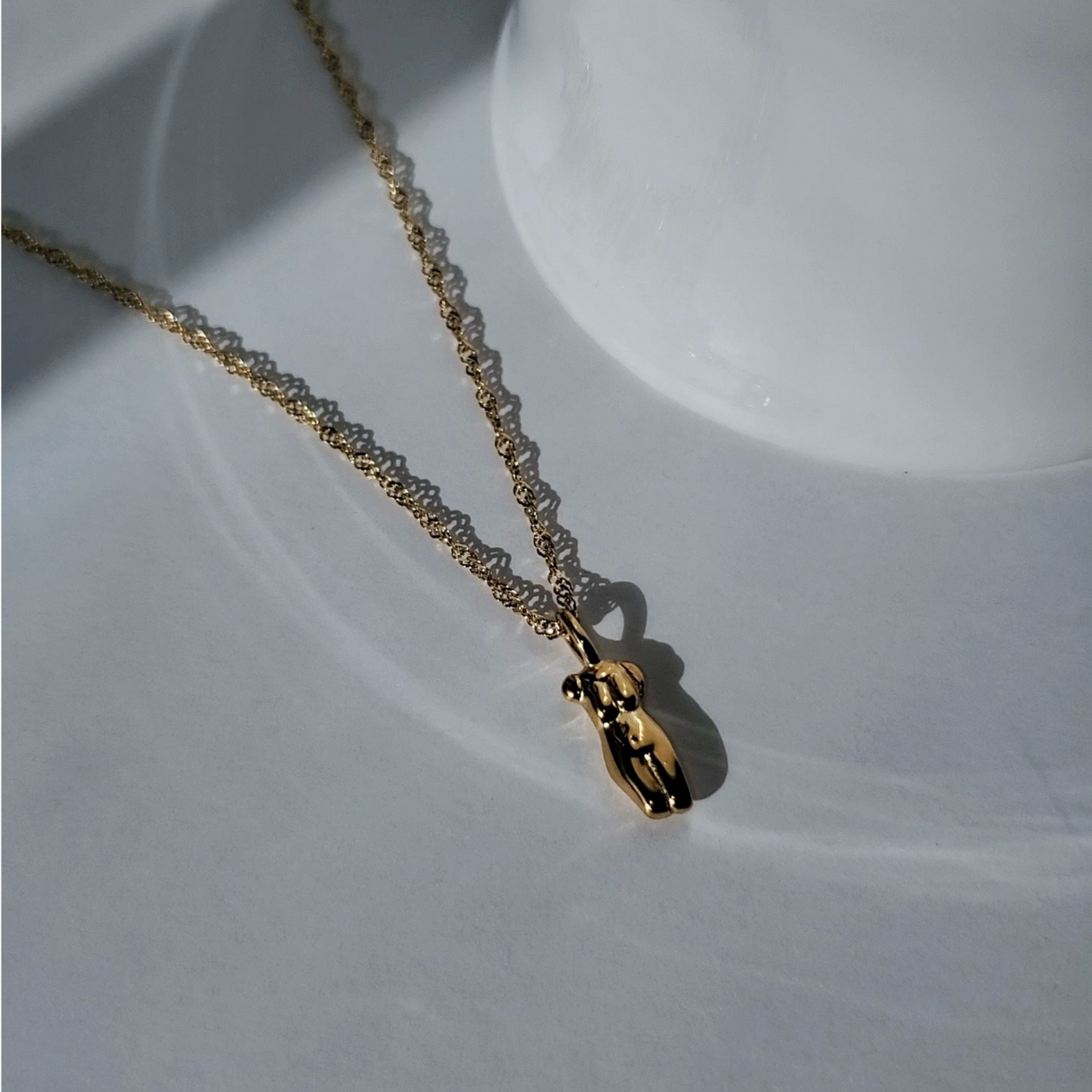 The VENUS 18k Gold Necklace