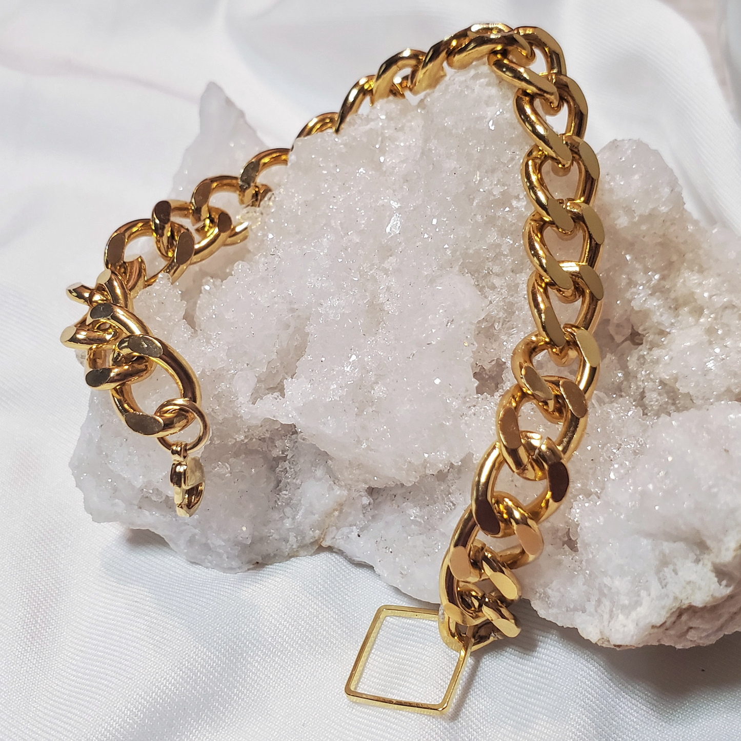 Curb Chain Bracelet - a perfect blend of simplicity, style, and boldness with a modern design. Lightweight and easy to wear, this bracelet is ideal for making a chic statement or creating a trendy stacked look. Handmade from lead and nickel-free, hypoallergenic materials, it features a sleek curb chain and luxurious gold-plated stainless steel for durability and timeless appeal. A thoughtful gift option that complements any outfit.
