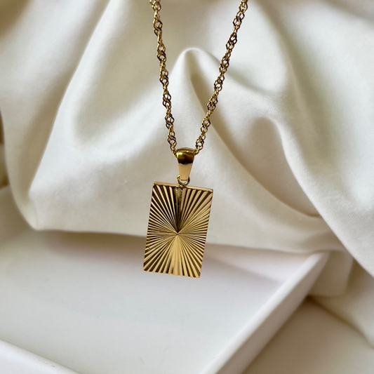 Timeless 18k gold Minimalistic Necklace