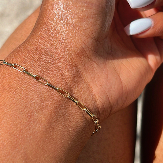 Small link gold bracelet 